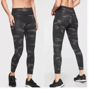 Athleta Camo Contender 7/8 Tight Leggings Camouflage M